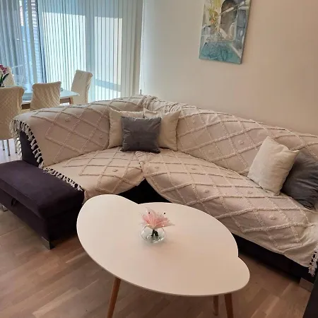 5 Minutes Sity Center Parking