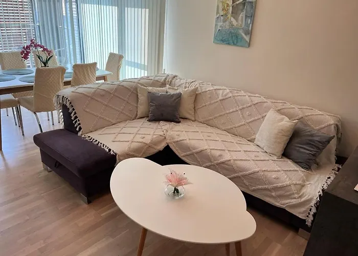 5 Minutes Sity Center Parking